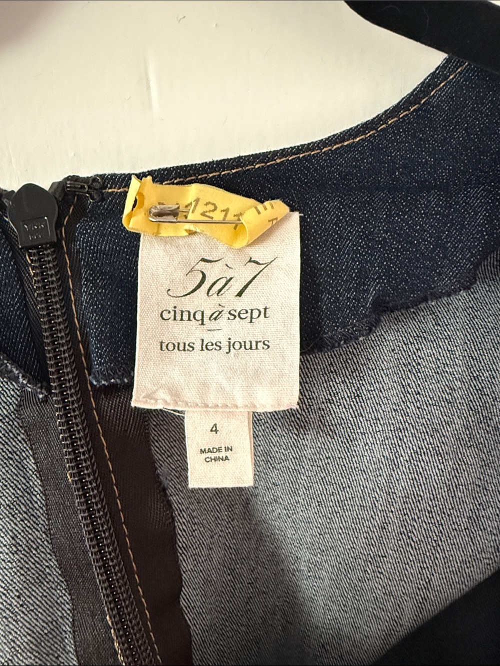 Cinq à Sept Vaughn Square Neck Puff Sleeve Mini Denim Dress Size 4 - Picture 2 of 8